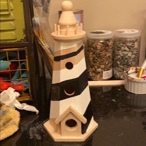 Birdhouse Handpainted. “Safe Travels” - Picture 9 of 9